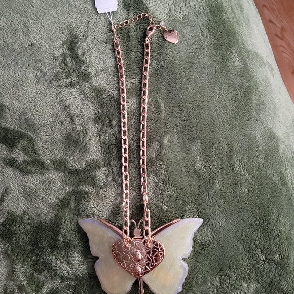 Betsey johnson butterfly necklace - Picture 2 of 2